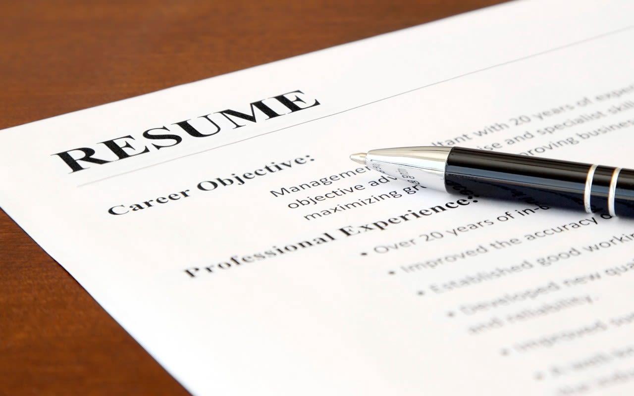 Curriculum Vitae vs Resume Curriculum Vitae vs. Résumé